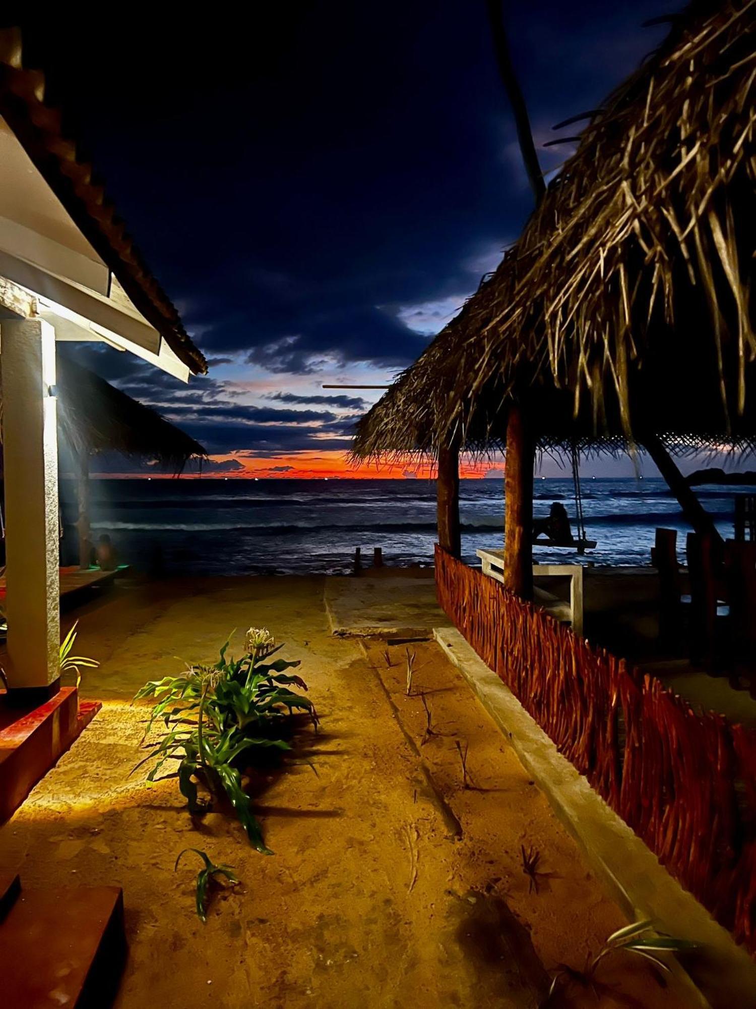 Sapphire Blue Hotel Hikkaduwa Exterior foto